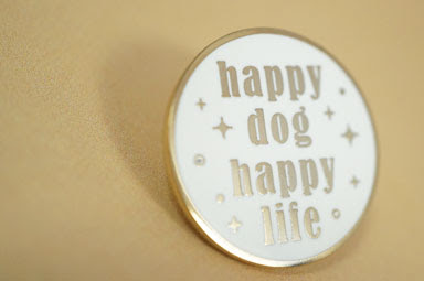 Hart-Emaille-Pin zum Thema Hund